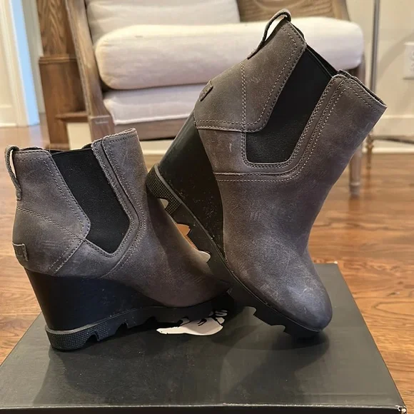 Women Sorel Joan Uptown Chelsea Boot Waterproof in Quarry 10 NWT display picture 1